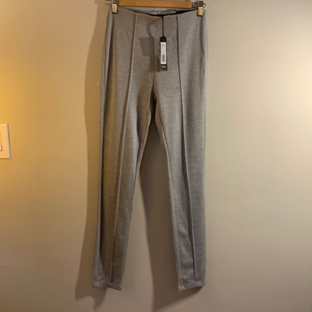 NWT Tahari Seam Front Pull In Jegging